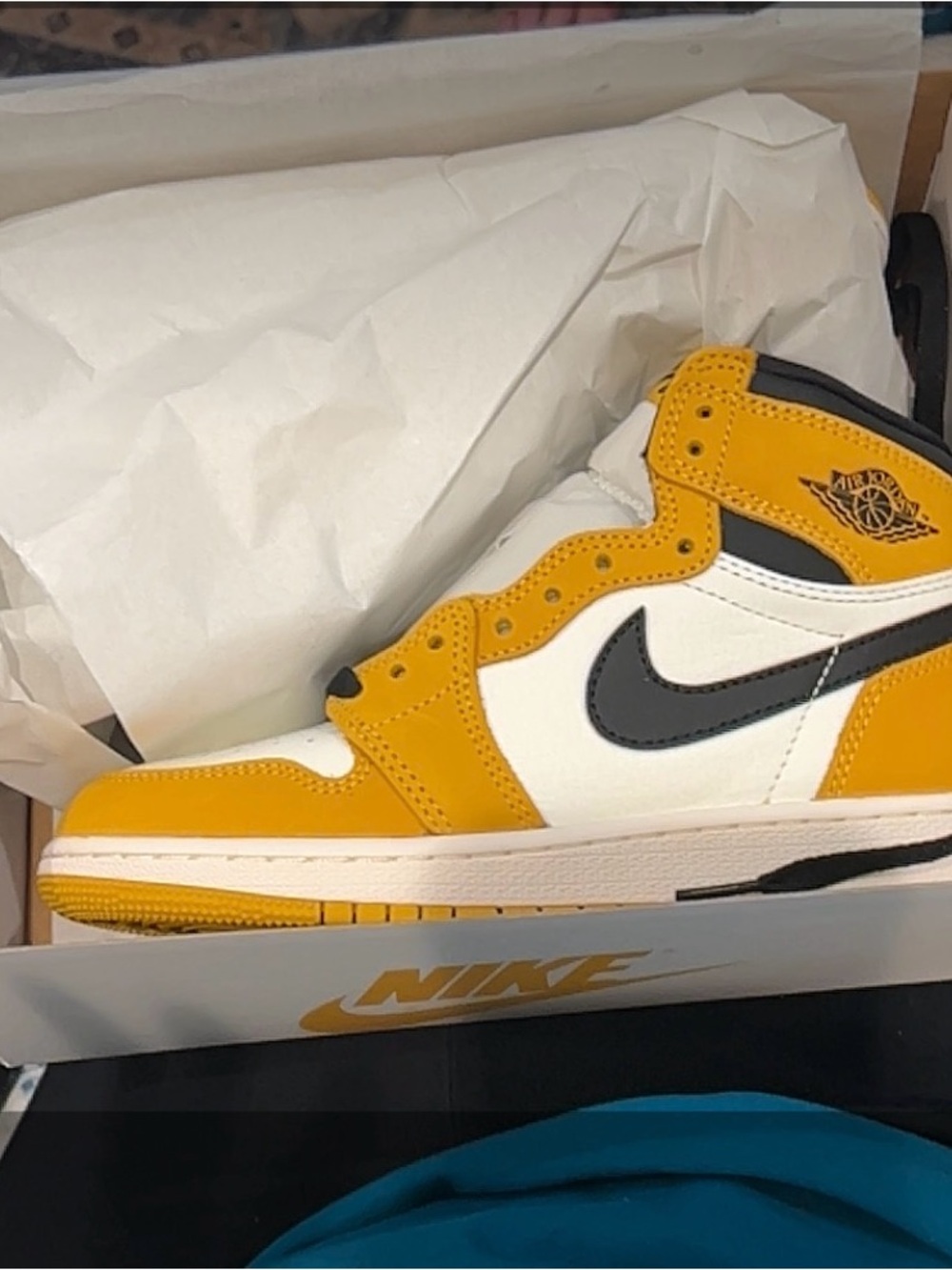 Nike Air Jordan 1 Mid Yellow White Black